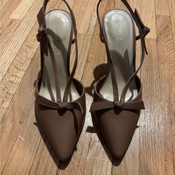 Nine West Tan Slingback Heels with Bow - Picture 1 of 2